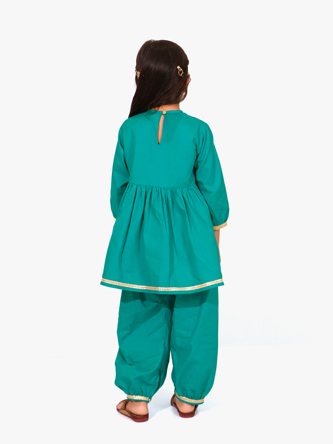 Girls Green Peacock Embroidered Kurta with Salwar